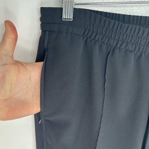ATHLETA Endeavor Jogger Pants Size 6 Pintuck Pleat Drawstring Black 28x27 - Picture 5 of 15